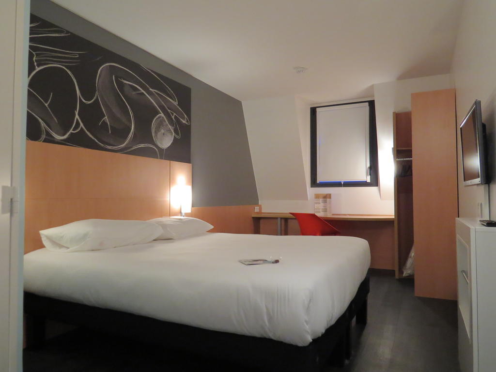 ホテル Ibis ソアソン 部屋 写真