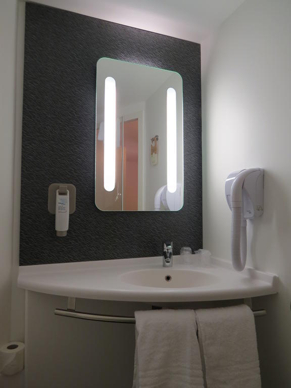 ホテル Ibis ソアソン 部屋 写真